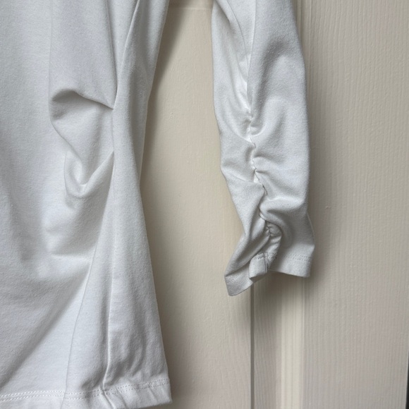 White V neck - Picture 3 of 3